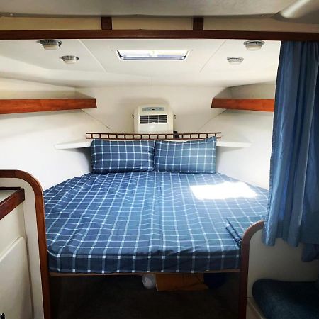 Cozy Private Two Rooms Yacht In Barcelona With Free Parking Sant Adria de Besos Exterior photo