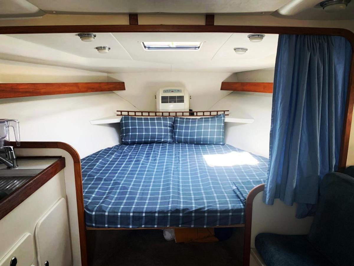 Cozy Private Two Rooms Yacht In Barcelona With Free Parking Sant Adria de Besos Exterior photo