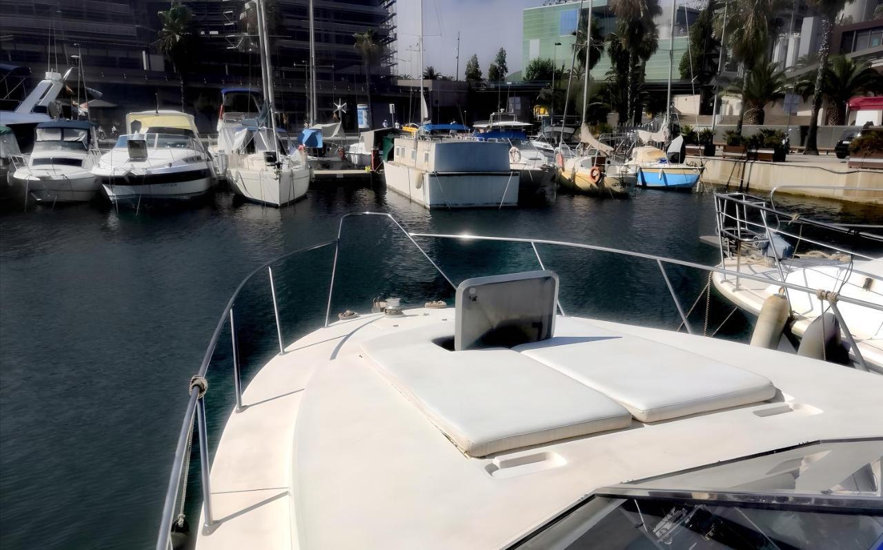 Cozy Private Two Rooms Yacht In Barcelona With Free Parking Sant Adria de Besos Exterior photo